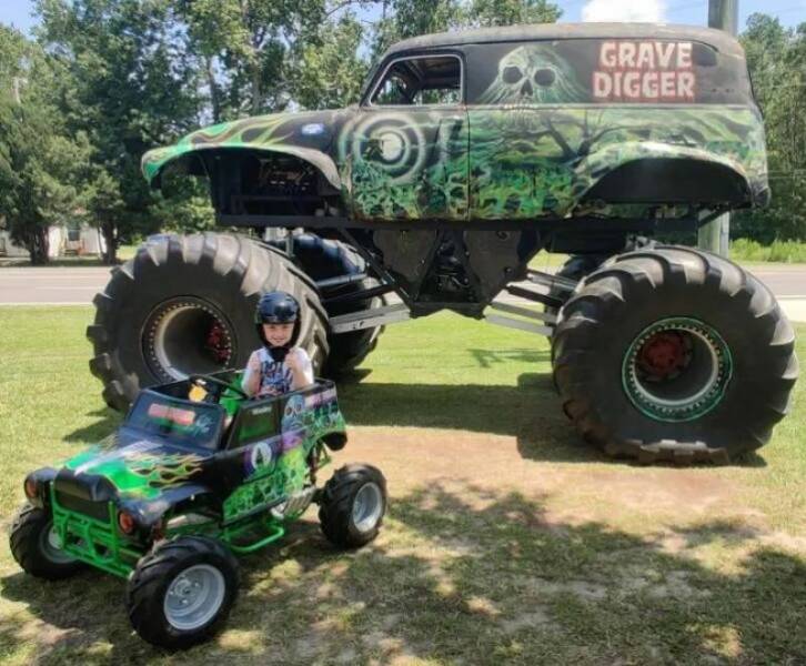 cool random photos - monster truck - O Grave Digger