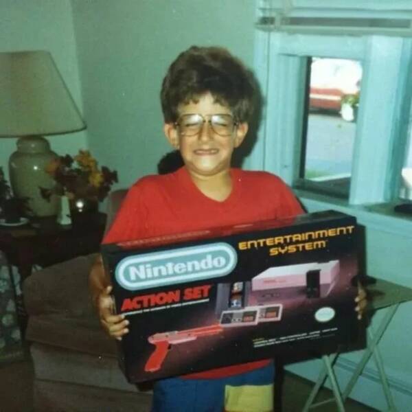 funny memes and pics - happiness looked like in 1985 - Nintendo Action Set Entertainment System