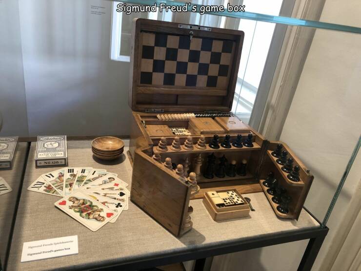 cool random pcis - table - N Here Sigmund Freud's game box He