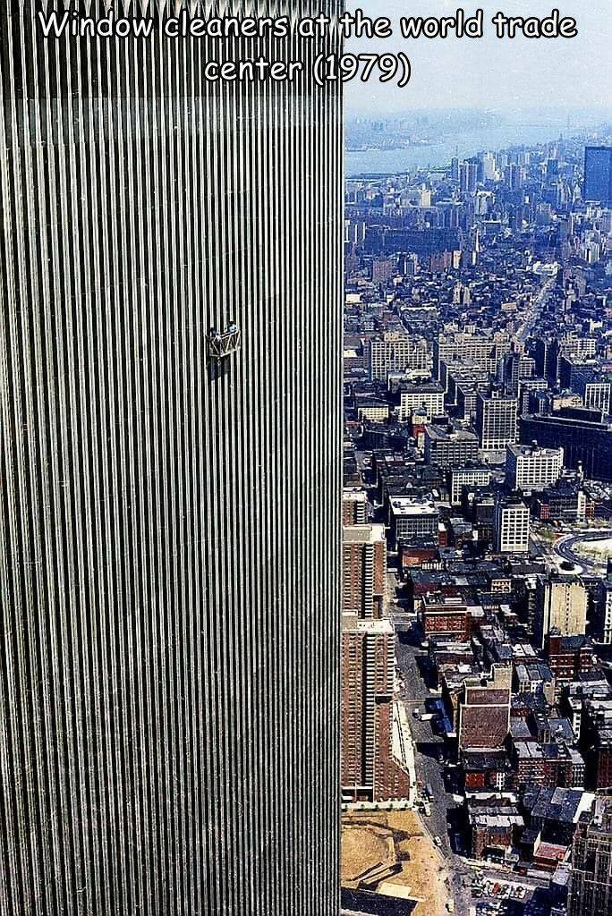 cool random pics - wtc 1979 - Window cleaners at the world trade center 1979