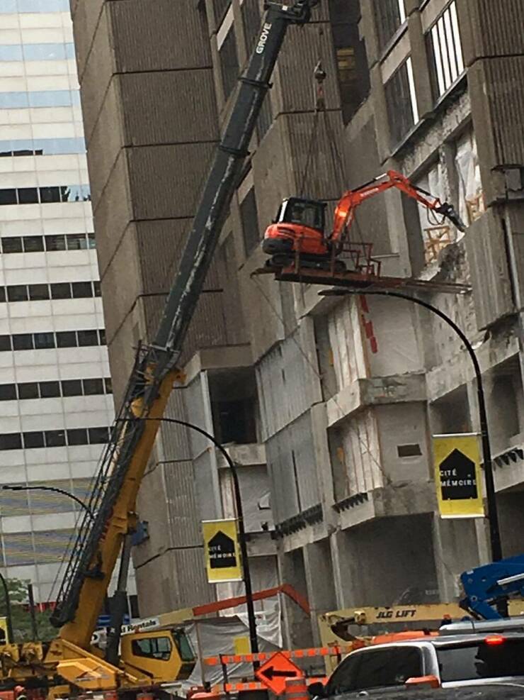 cool random pics - montreal construction crane - Mendre Jlg Lift Cite Memoirs