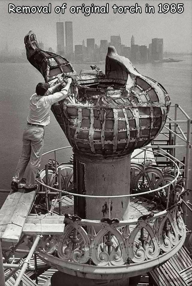 cool random pics - statue of liberty inside torch - Removal of original torch in 1985 ob