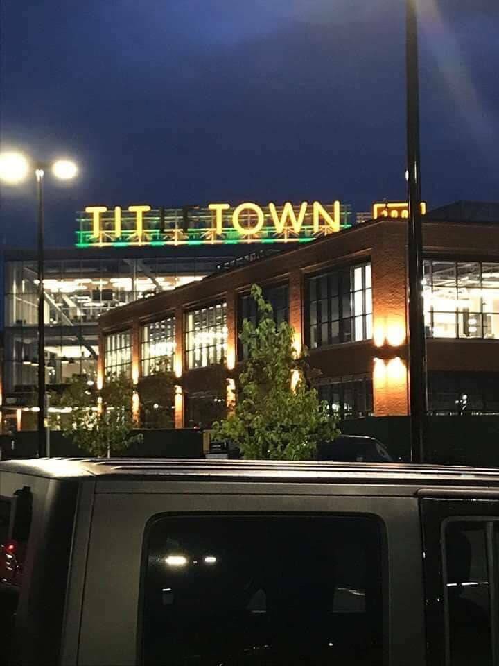 cool random pics - tit town - Tit Town
