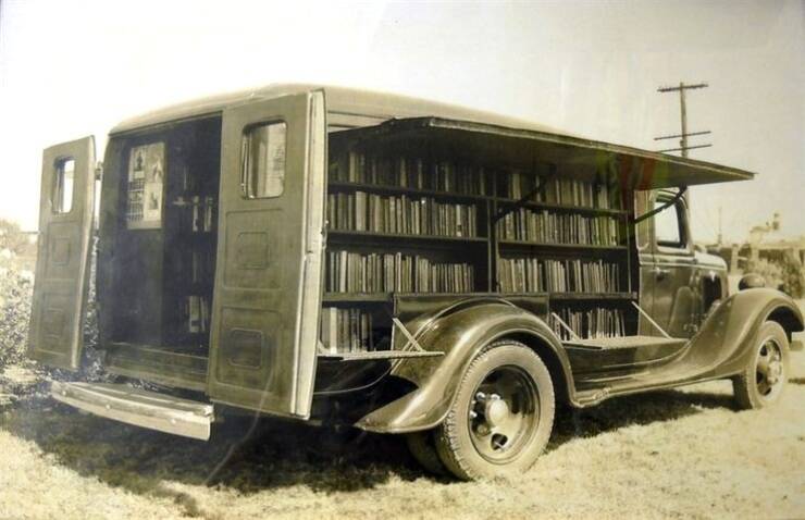 cool random pics - bookmobile library - I