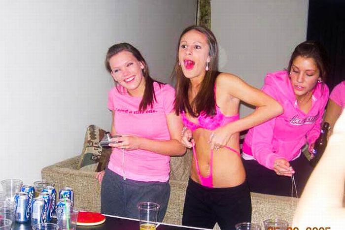 27Examples of Cute Girls Playing Beer Pong