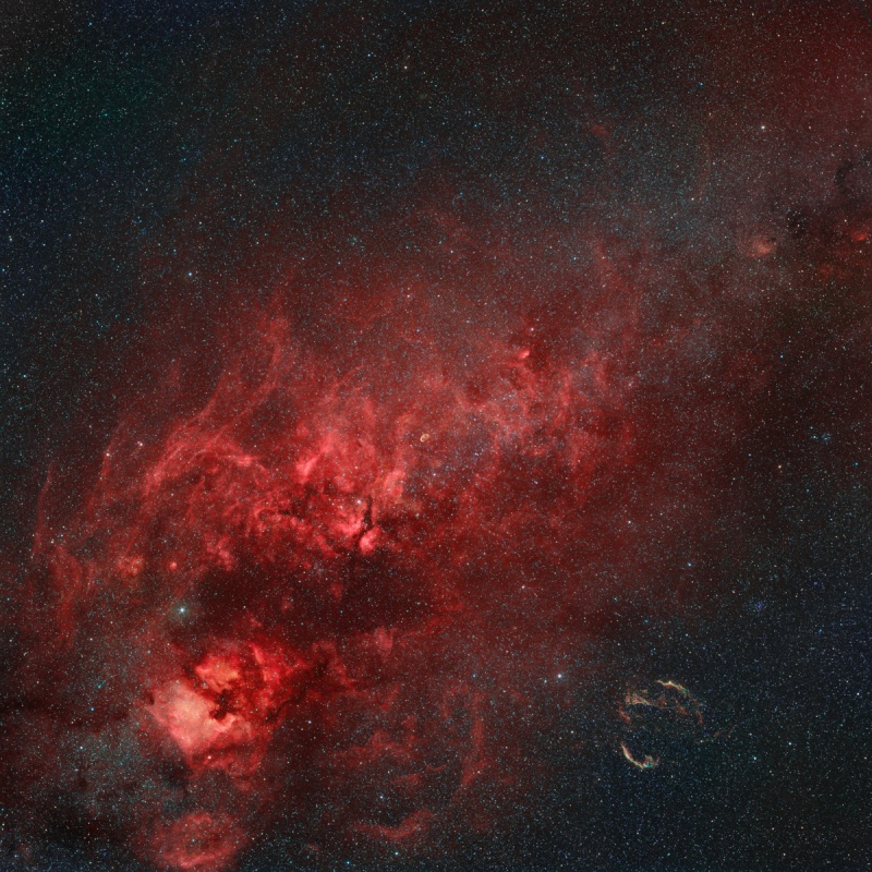 Nebulae in the Northern Cross