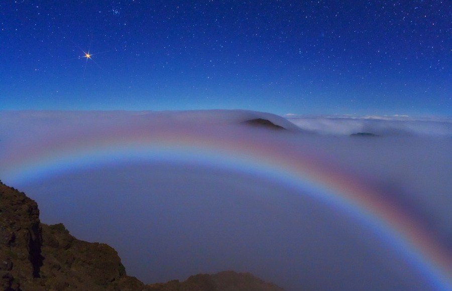 Mars and a Colorful Lunar Fog Bow
