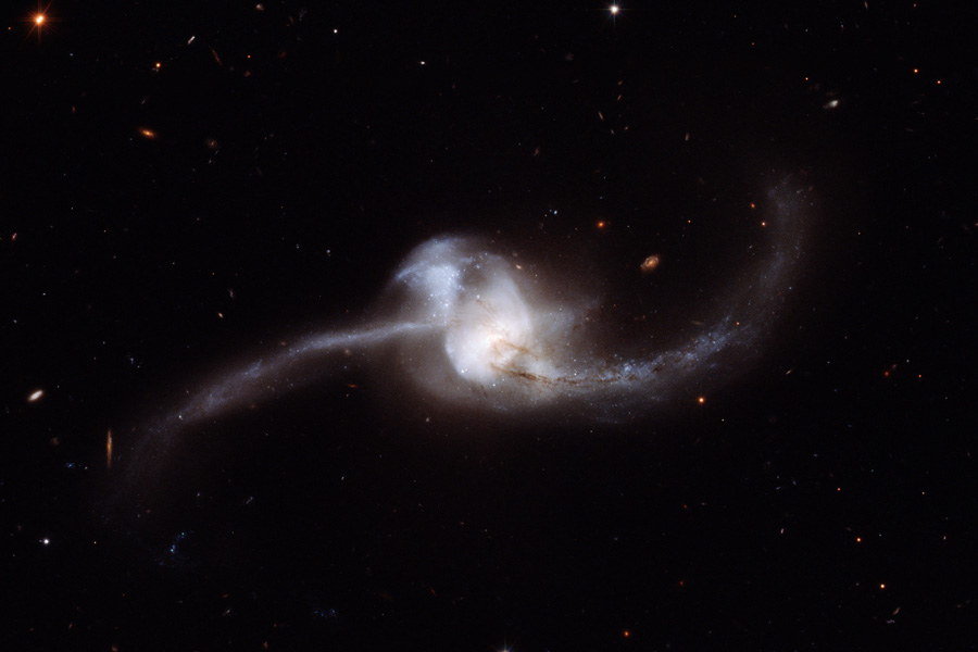 NGC 2623: Galaxy Merger from Hubble