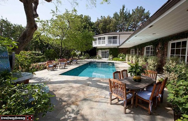 Elizabeth Taylor Compound in CA for only $8,600,000