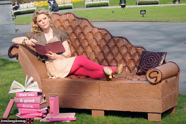 Sofa made of Galaxy chocolate at Victoria Embankment Gardens in London