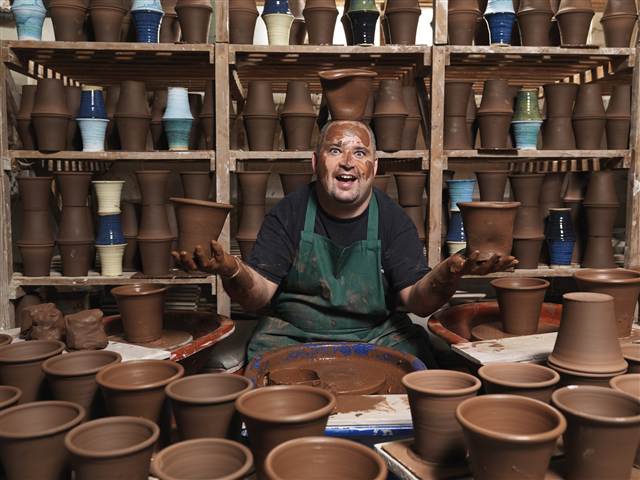 Most pots made in one hour by an individual 150