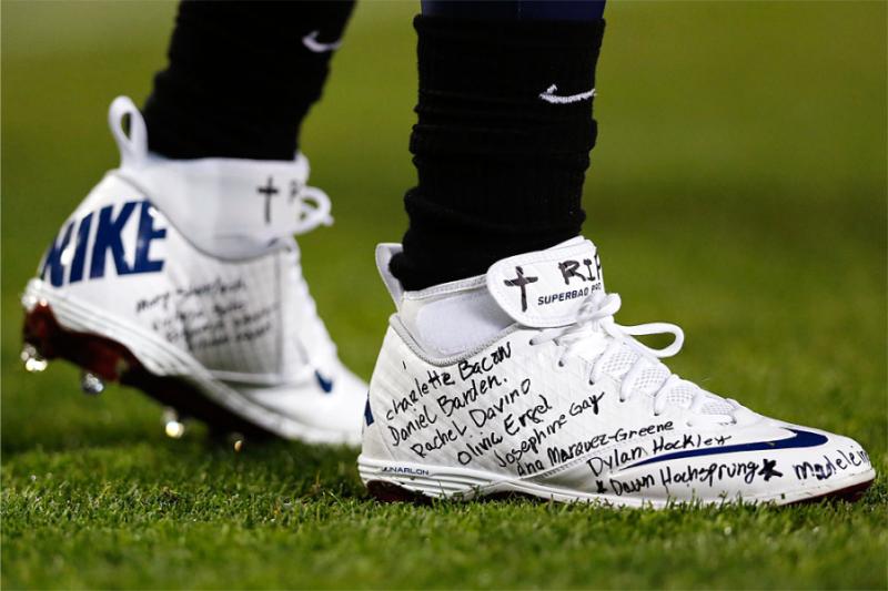 The NFL Honors The Victims Of The Sandy Hook Elementary School