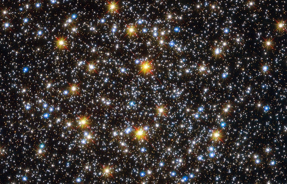 Globular clusters are some of the oldest structures in the universe, and the stars in NCG 6362 are around 10 billion years old.