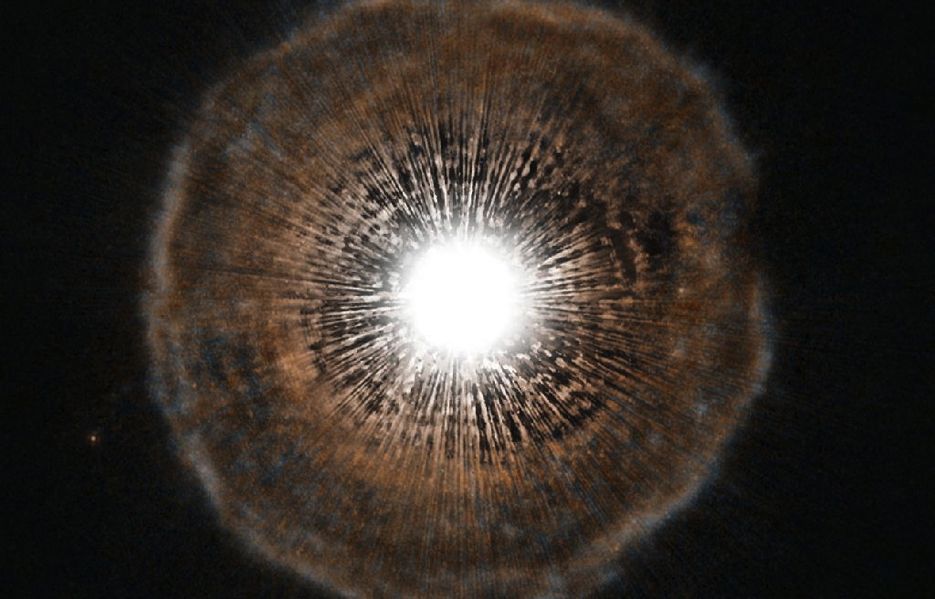 On July 2, Hubble Space Telescope posted this portrait of dying star Camelopardalis U Cam for short as it released a spherical shell of gas.