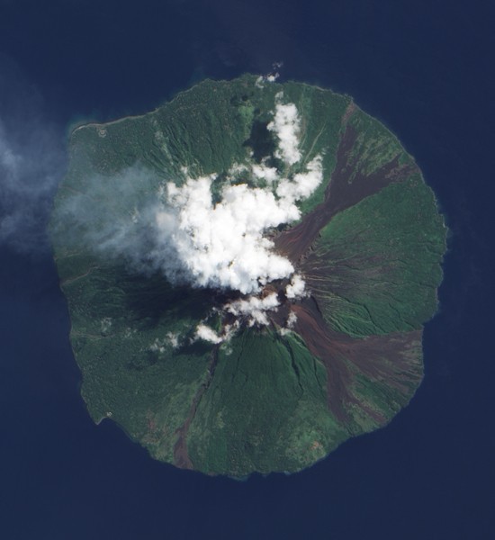 NASA's EO-1 satellite captured this image of Manam Volcano off the coast of Papua New Guinea on June 28, 2009.