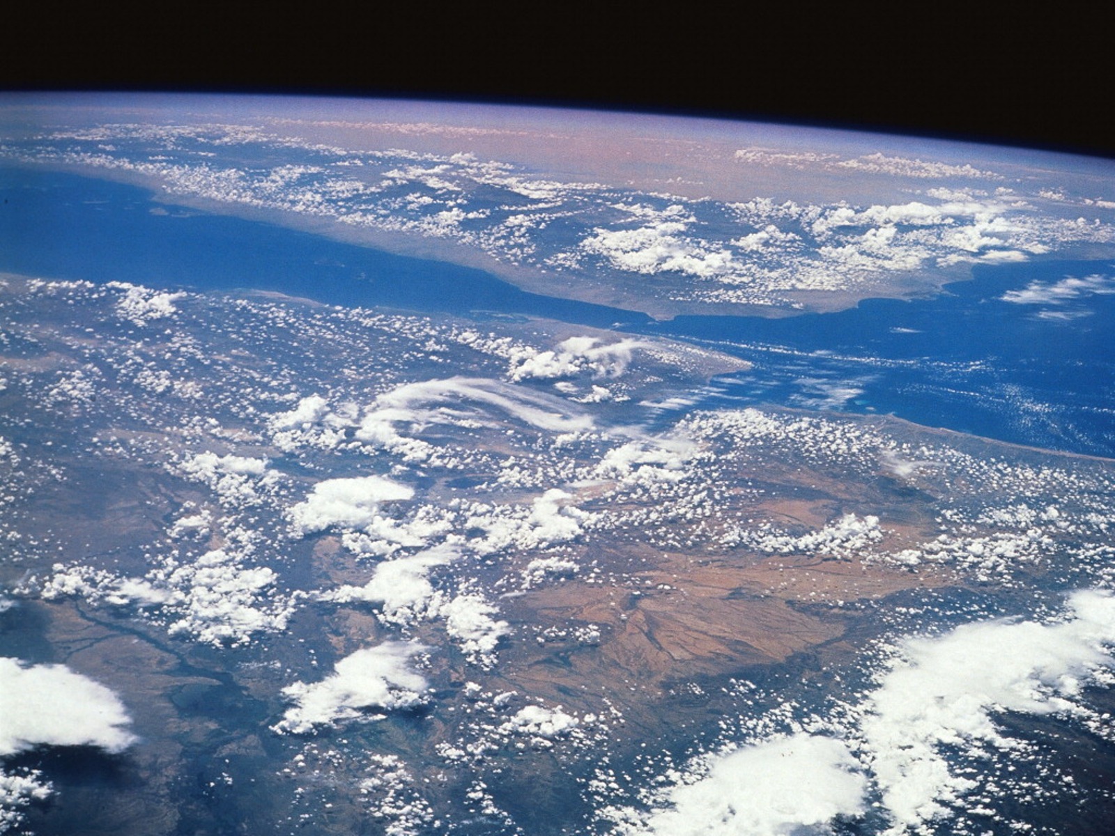 Реальные фотографии земли из космоса без фотошопа