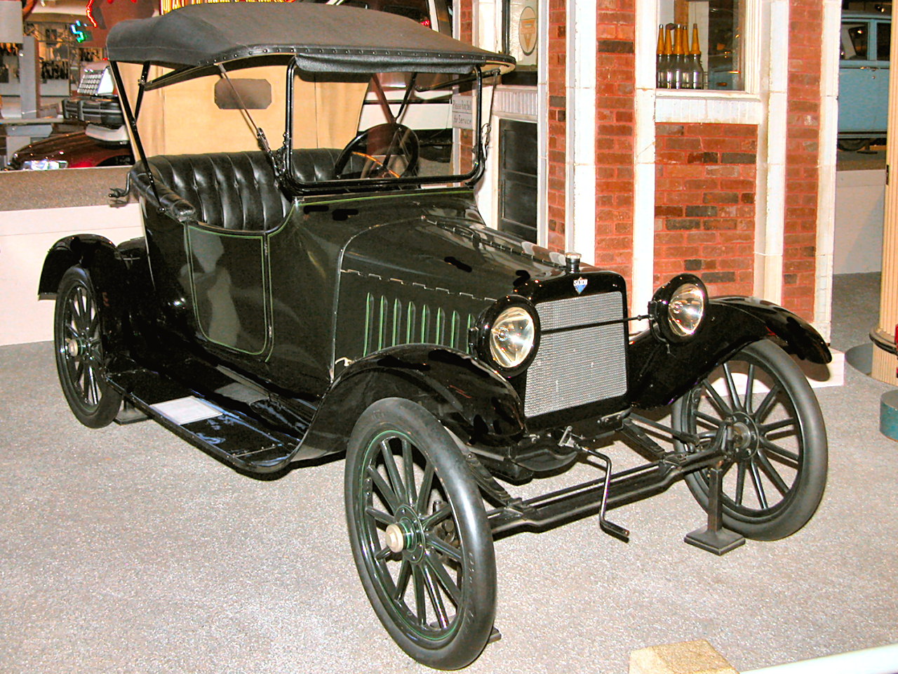 1916 Saxon Roadster Dark Green  Black fvr H Ford Museum N
