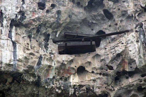 Mysterious Hanging Coffins in China