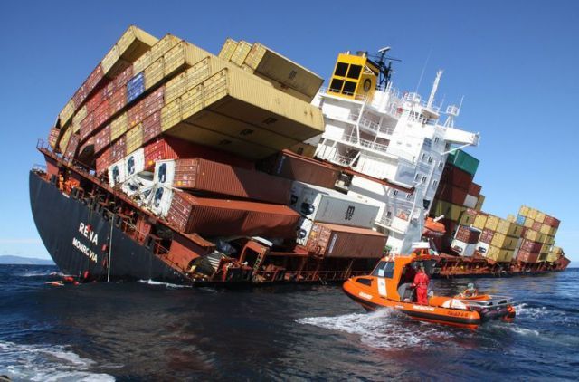 container ship capsize - Rena