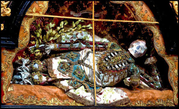 10 Luxurious Skeletons Unearthed From Catacombs In Rome
