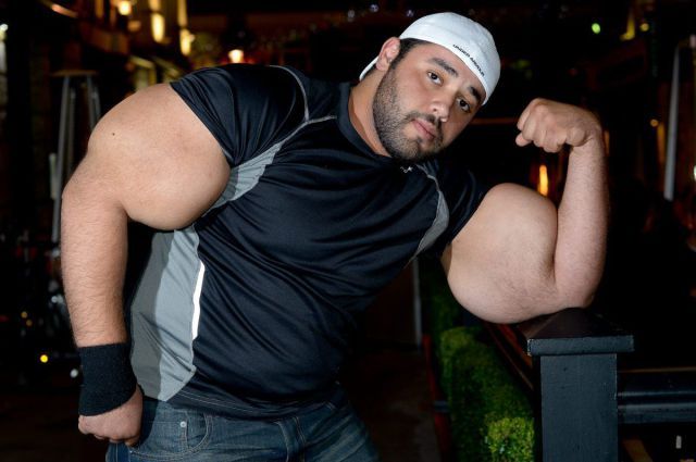 bodybuilder moustafa ismail biceps