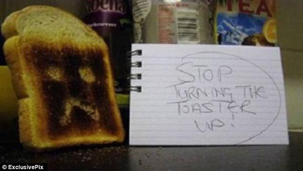 Passive-Aggressive Notes - Stop Turning The Toaster ExclusivePix