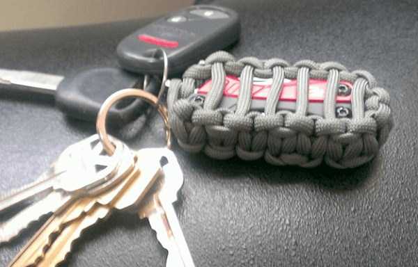 35 Amazingly Awesome Things People Made With Paracord