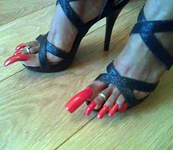 wtf stiletto toe nail