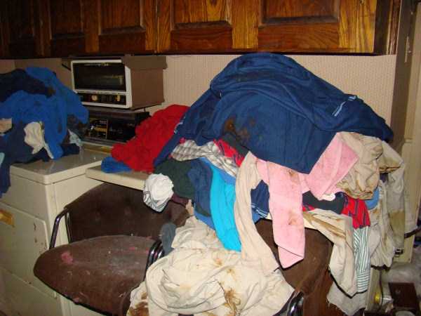 Man Inherits His Hoarding Uncles Home After He Died