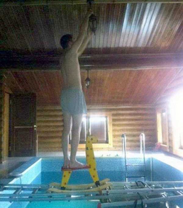 25 Future Darwin Award Nominees Will Make You Cringe