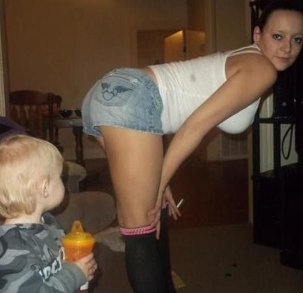 28 Mothers That Really Need A Bad Parenting Award