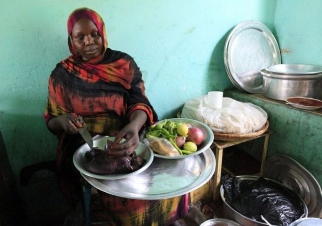 A Sudanese woman can be seen here preparing a lovely meal made from Camel Liver. Its bad enough to eat camels, but their liver? Sudan is actually known as a bastion for camel meat lovers. The country consumes over 70,000 tons of camel meat each year.