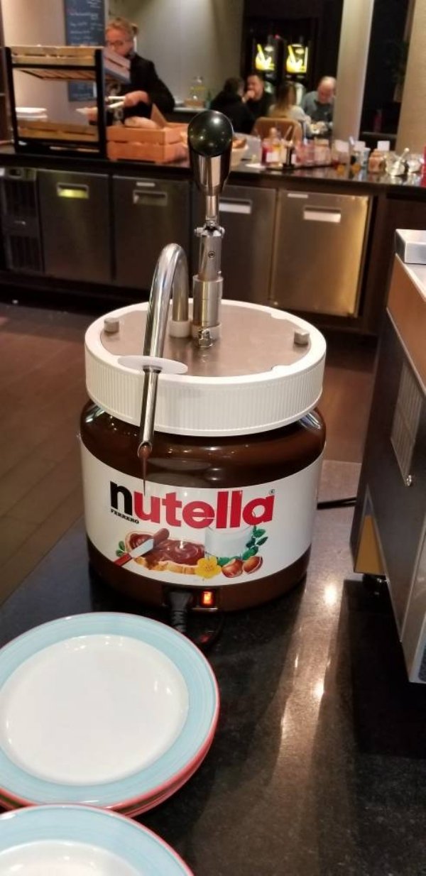 hot nutella dispenser