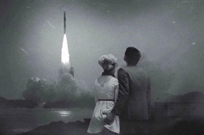raunchy memes - couple viewing apollo 8 launch