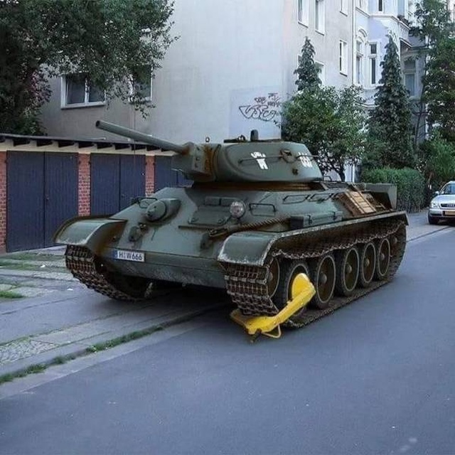 russian tank meme - Hogs