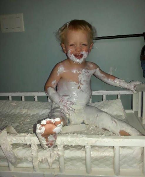 40 Perfect Examples of Why You Should Never Leave A Child By Themselves