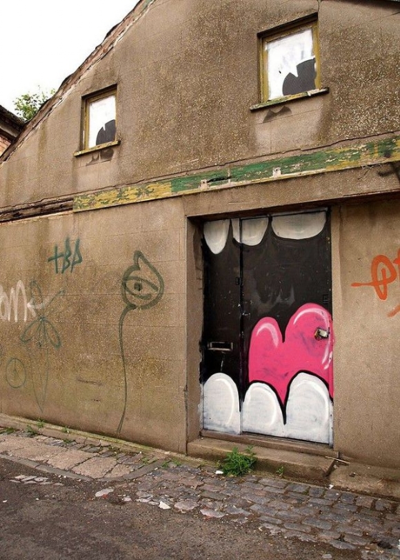 graffiti house in ghetto