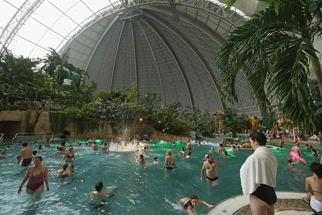 Tropical Islands indoor resort in Krausnick, Germany - Gallery | eBaum ...