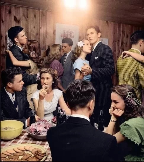 Teenager party in 1947