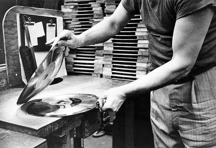 Making of a vinyl record