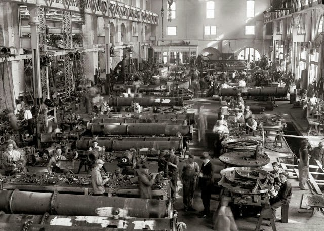 Torpedo shop at the Washington Navy Yard, circa 1917