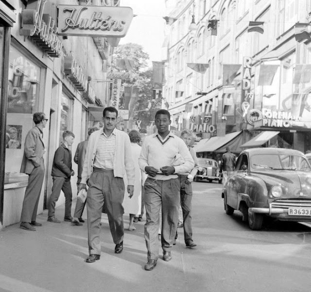A 17 year-old Pele on a street of Sweden before the 1958 World Cup