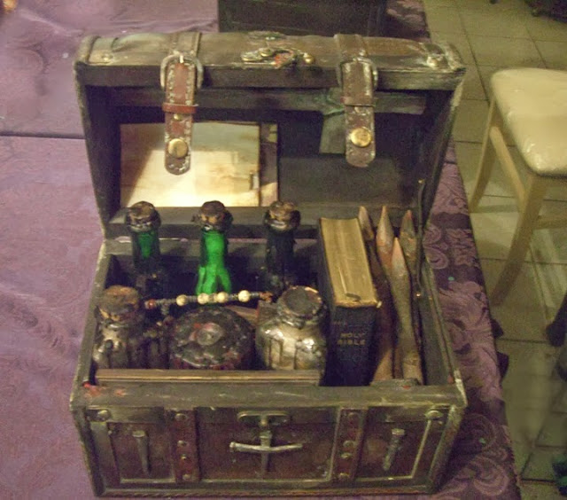 19th century vampire hunting kits