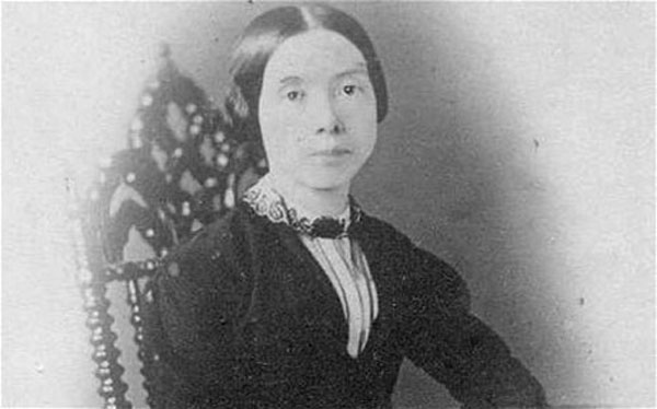 In her lifetime, Emily Dickinson published fewer than a dozen of her 1,800 poems.