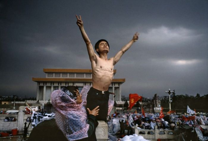 A man protests in Tiananmen Square, Beijing 1989