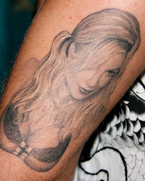Dean McDermott's Tori Spelling tattoo