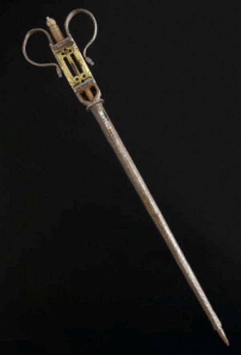 Bullet Extractor 1500s: These extractors could reach bullets embedded deeply in a patients body. Pulling out a bullet was sometimes risky and could result in more injury, but was common practice.