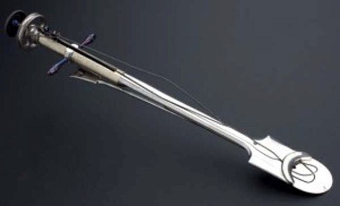 HysterotomeMetrotome 1860s-90s: This hysterotome or metrotome was used to amputate the cervix during a hysterectomy.