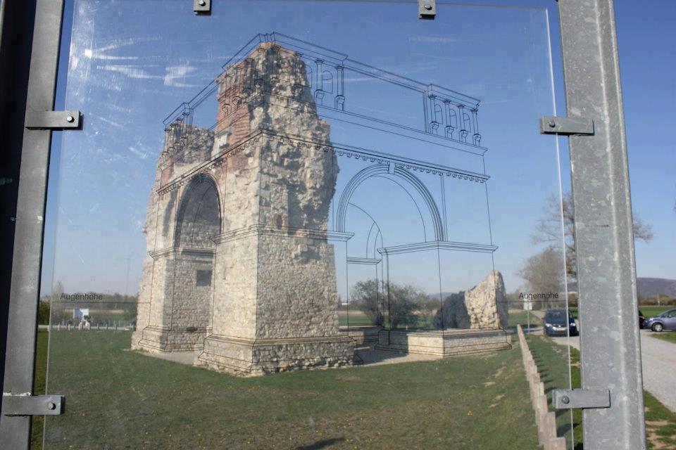A clever way to show how ancient ruins looked like