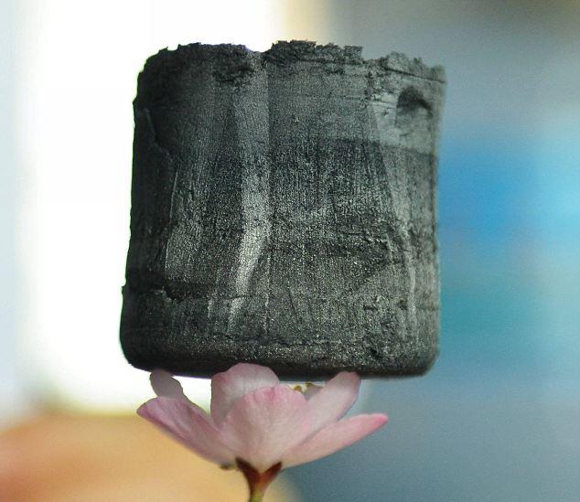 Graphene aerogel is the lightest solid material created